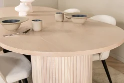 Biana Matgrupp 200 cm Oval inkl 4 Valera Manchesterstolar