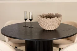 Bianca runt matbord med 4st Velvet matstol