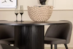 Bianca runt matbord med 4st Velvet matstol