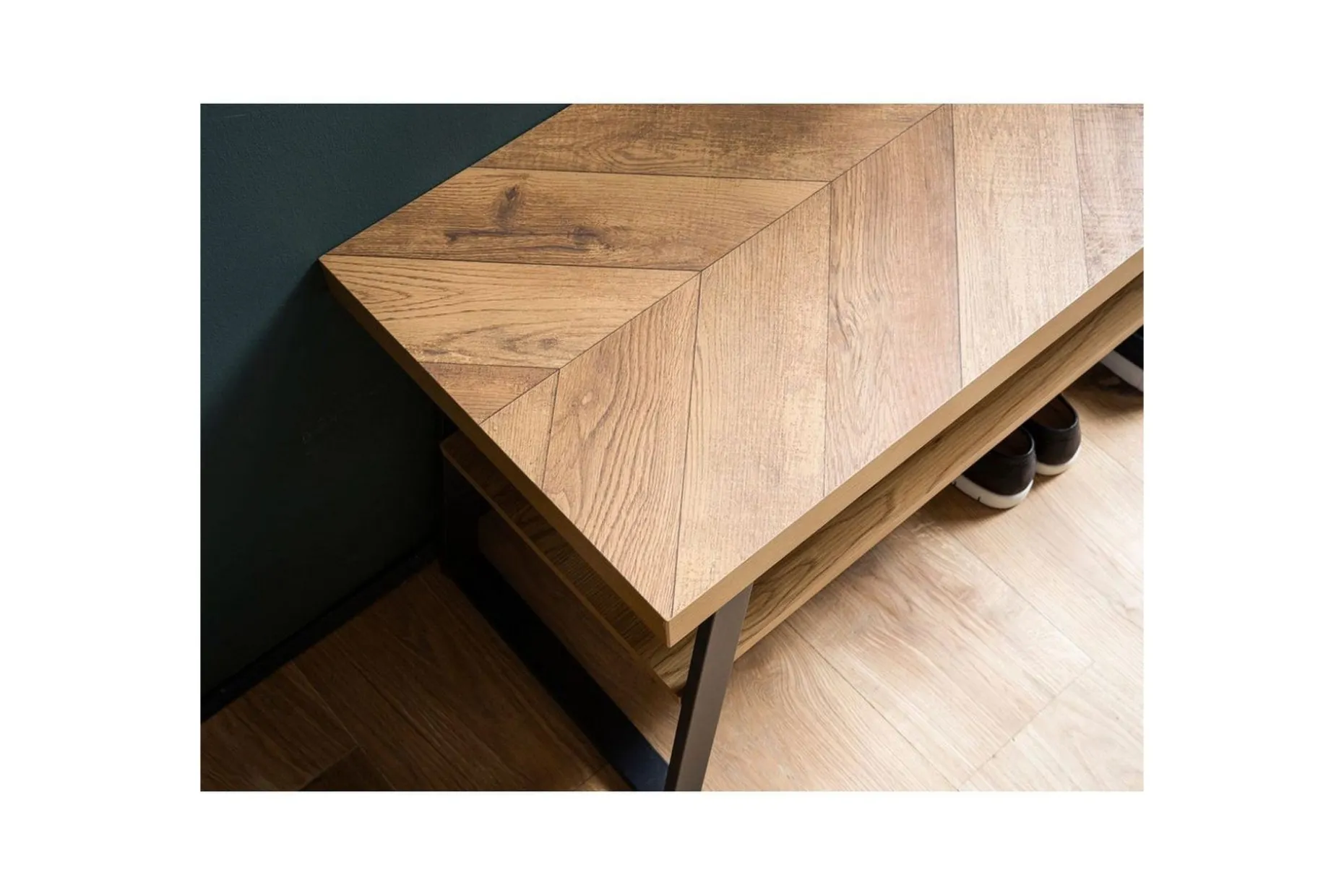 Bänk Wohnling Ekfiskbensdekor med hylla Stabil metallram Modern look