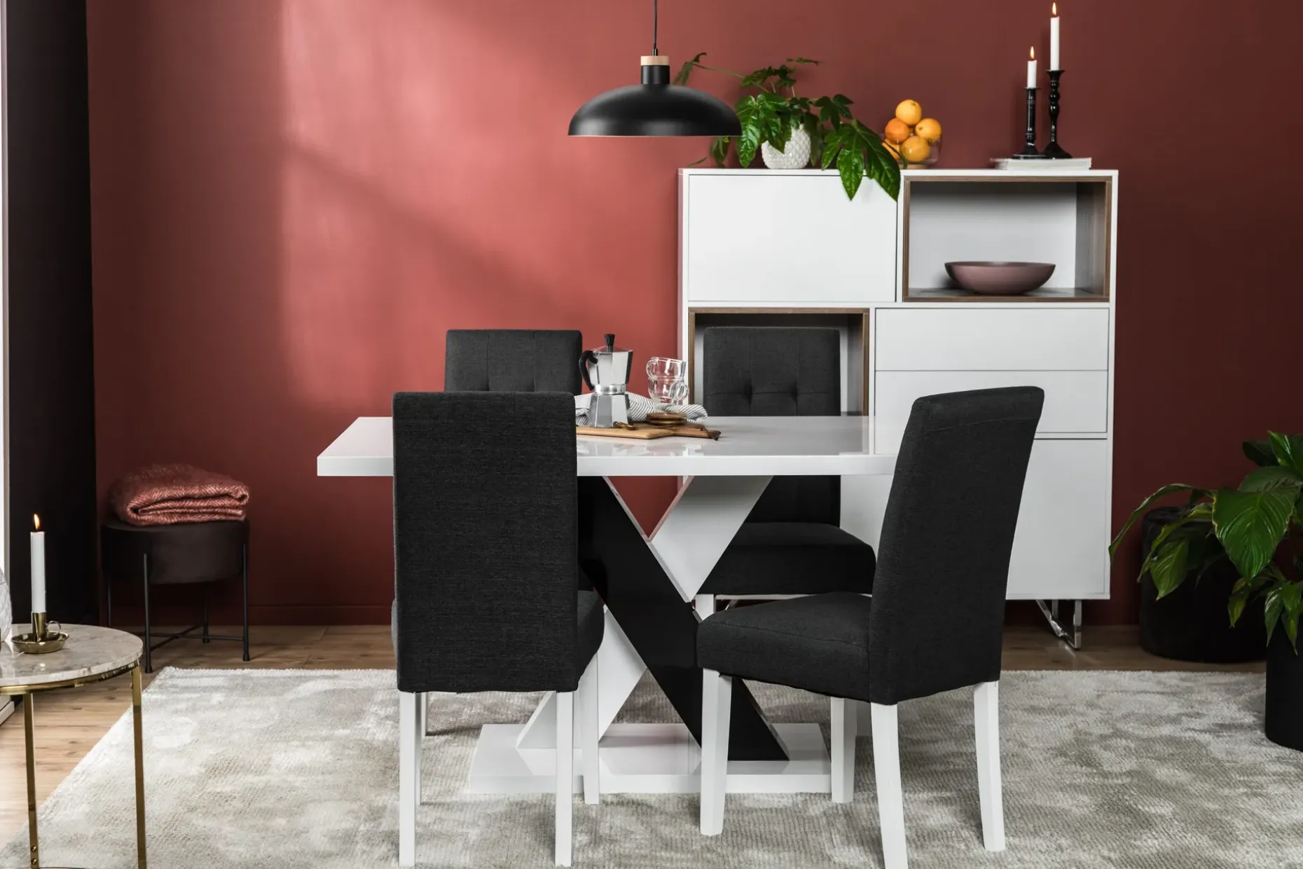 Cesi Matgrupp 140 cm med 4 Viktor Stol
