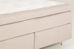 Dolly Kontinentalsäng 210x210 cm
