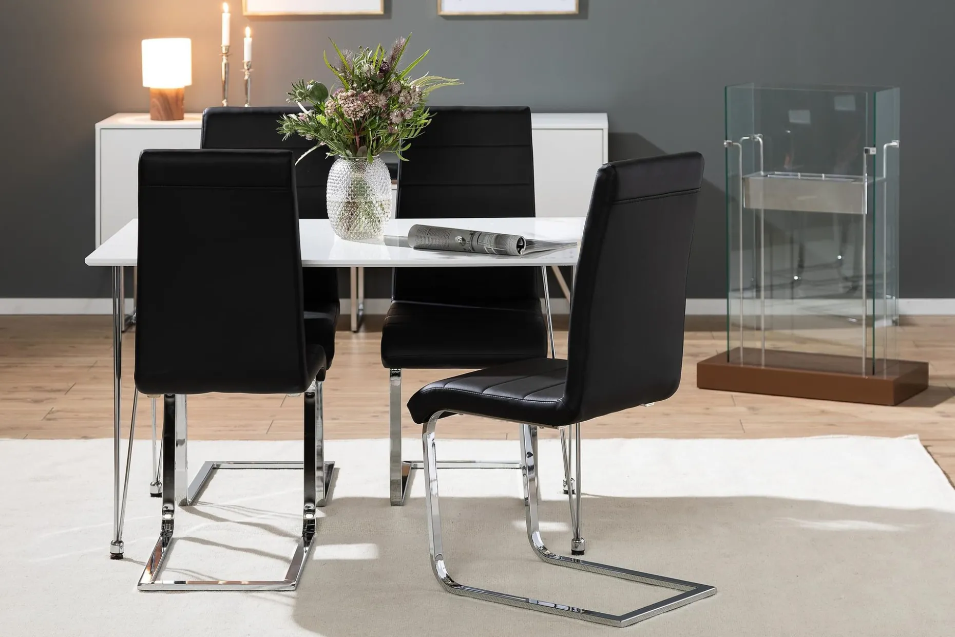 Kronblom Matgrupp 120 cm med 4 Cibus Stol