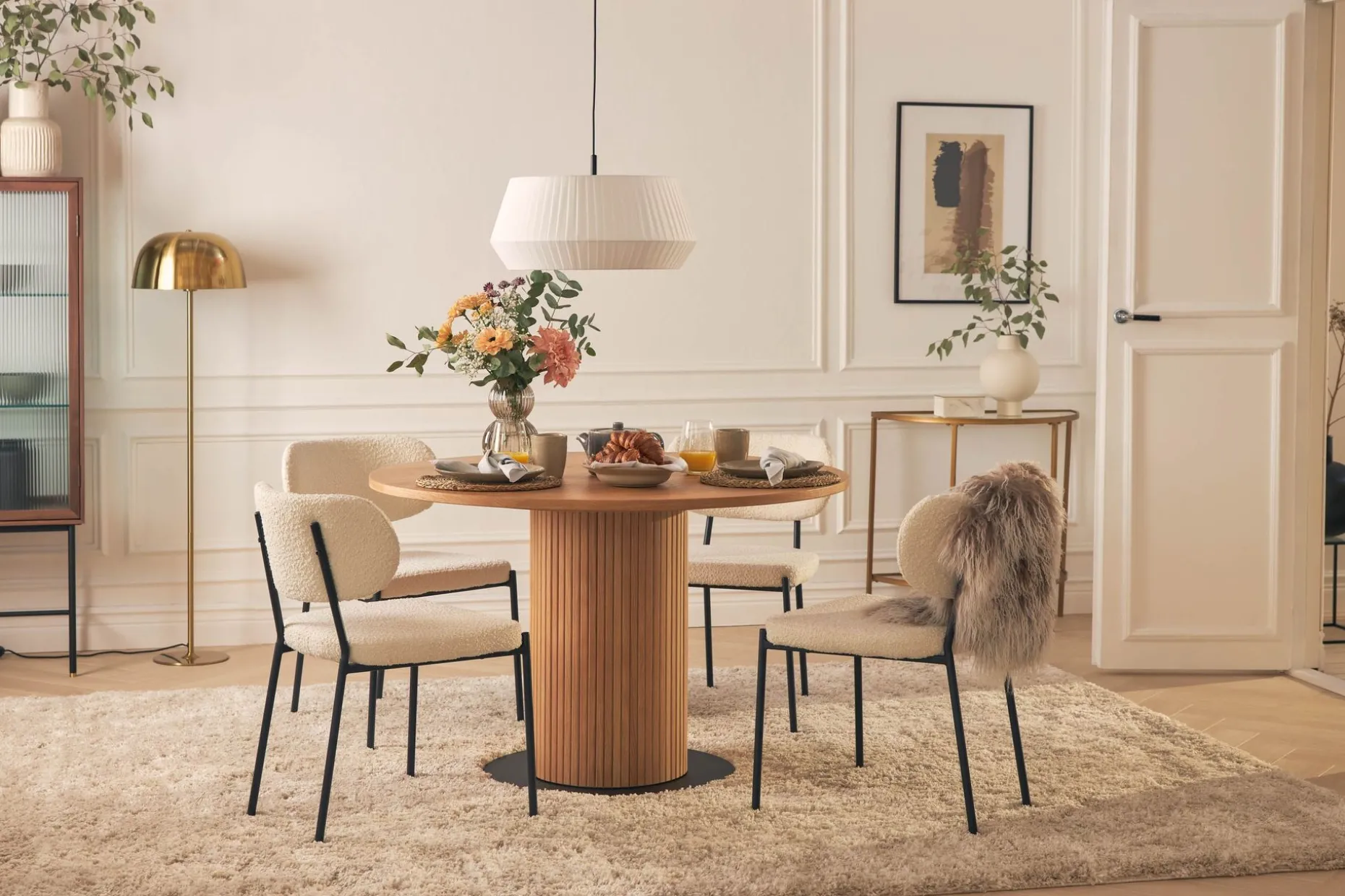Noira Matbord 120 cm Massiv Valnöt Runt med 4st Gemmiano Mat