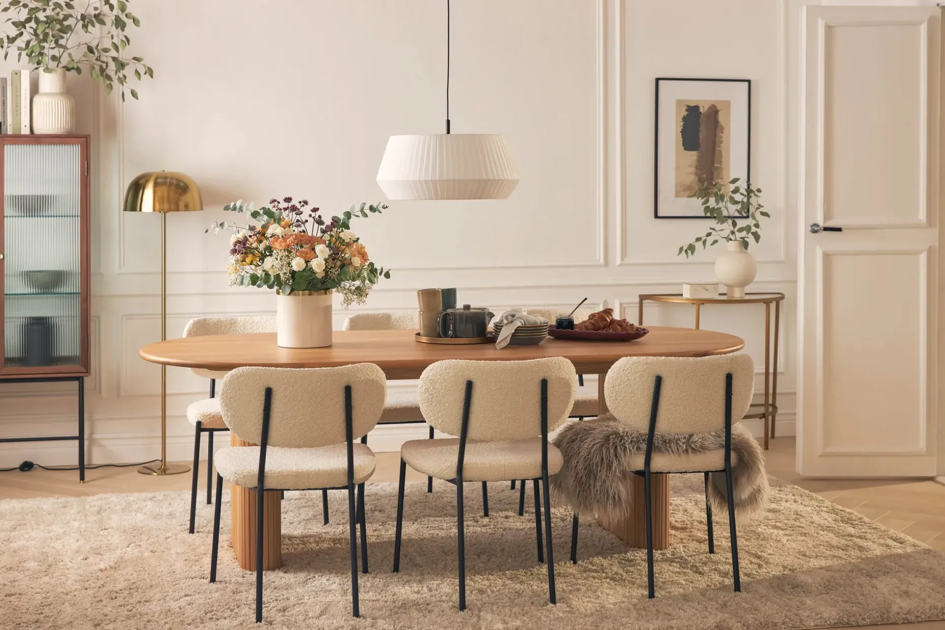 Noira Matbord 220 cm Massiv Ek med 6st Gemmiano Matstol