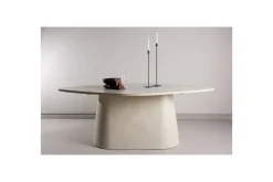 Ovalt matbord Diamond