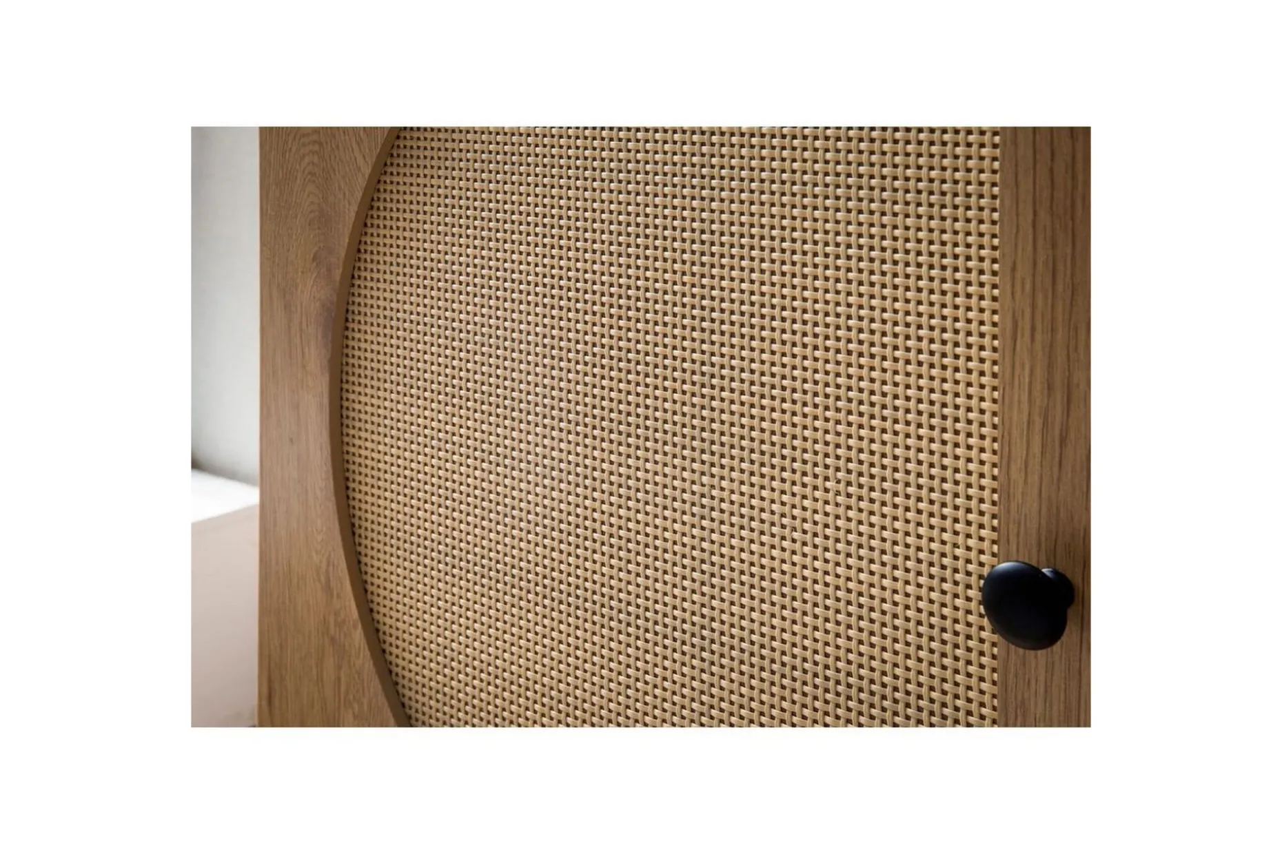 Sideboard Wohnling Folierad spånskiva ekoptik halvcirkel rottingväv look 2 dörrar 3 lådor modern