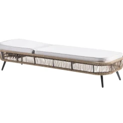 Solstol utomhus med Dyna Zeri Konstrotting