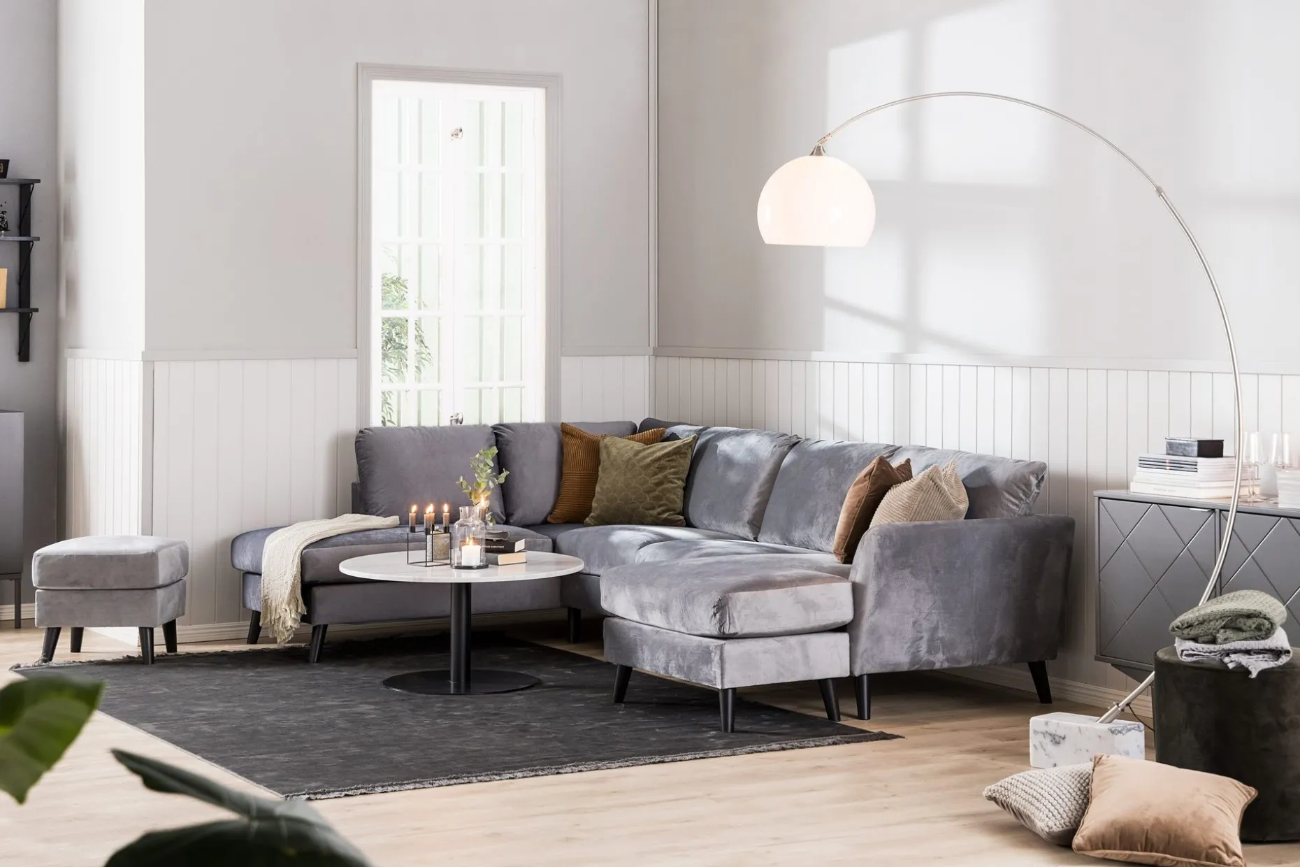 Trend 4-sits Högervänd L-formad Schäslongsoffa i Sammet