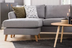 Trend 4-sits Högervänd U-formad Soffa med Divan och Schäslong i Tyg