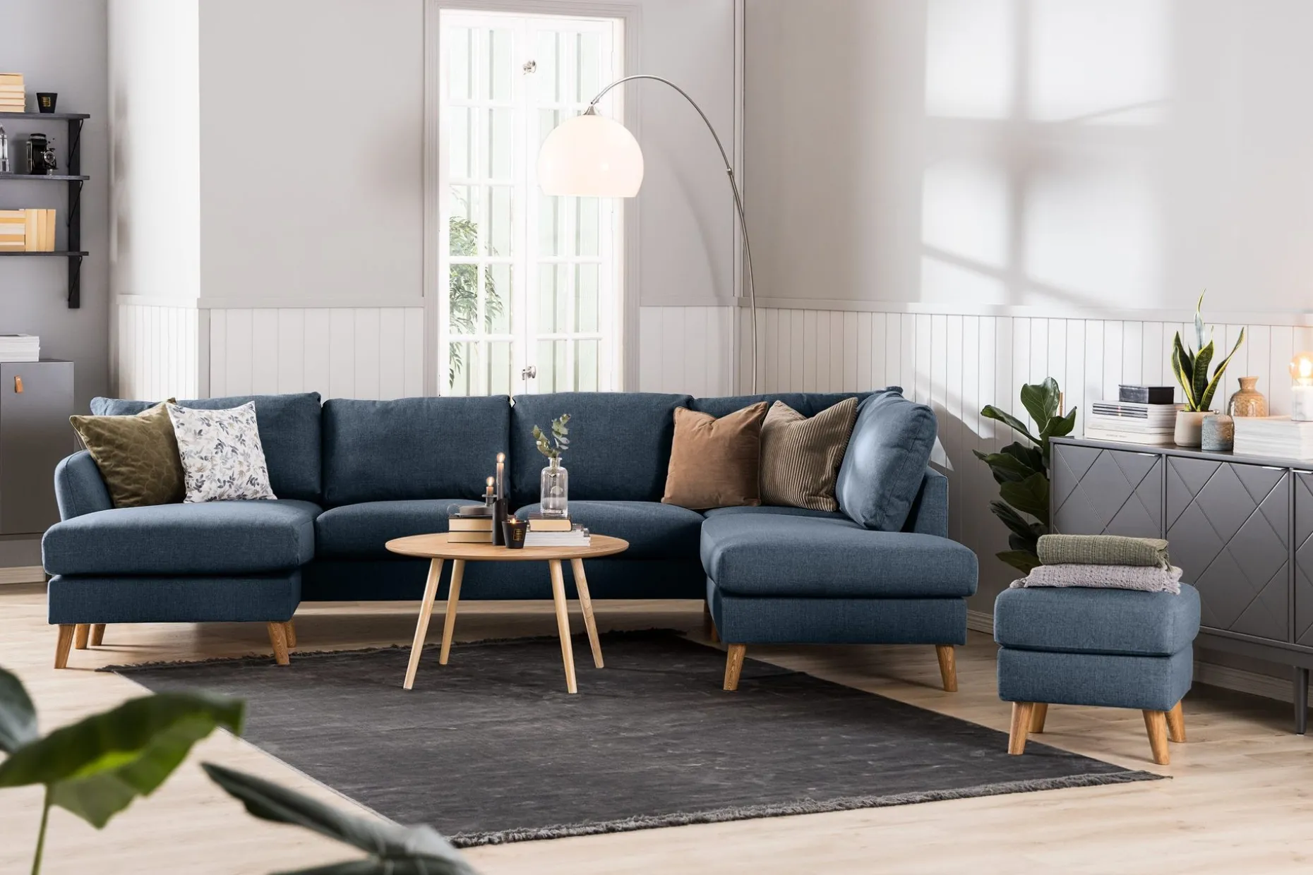 Trend 4-sits Vänstervänd L-formad Schäslongsoffa i Tyg