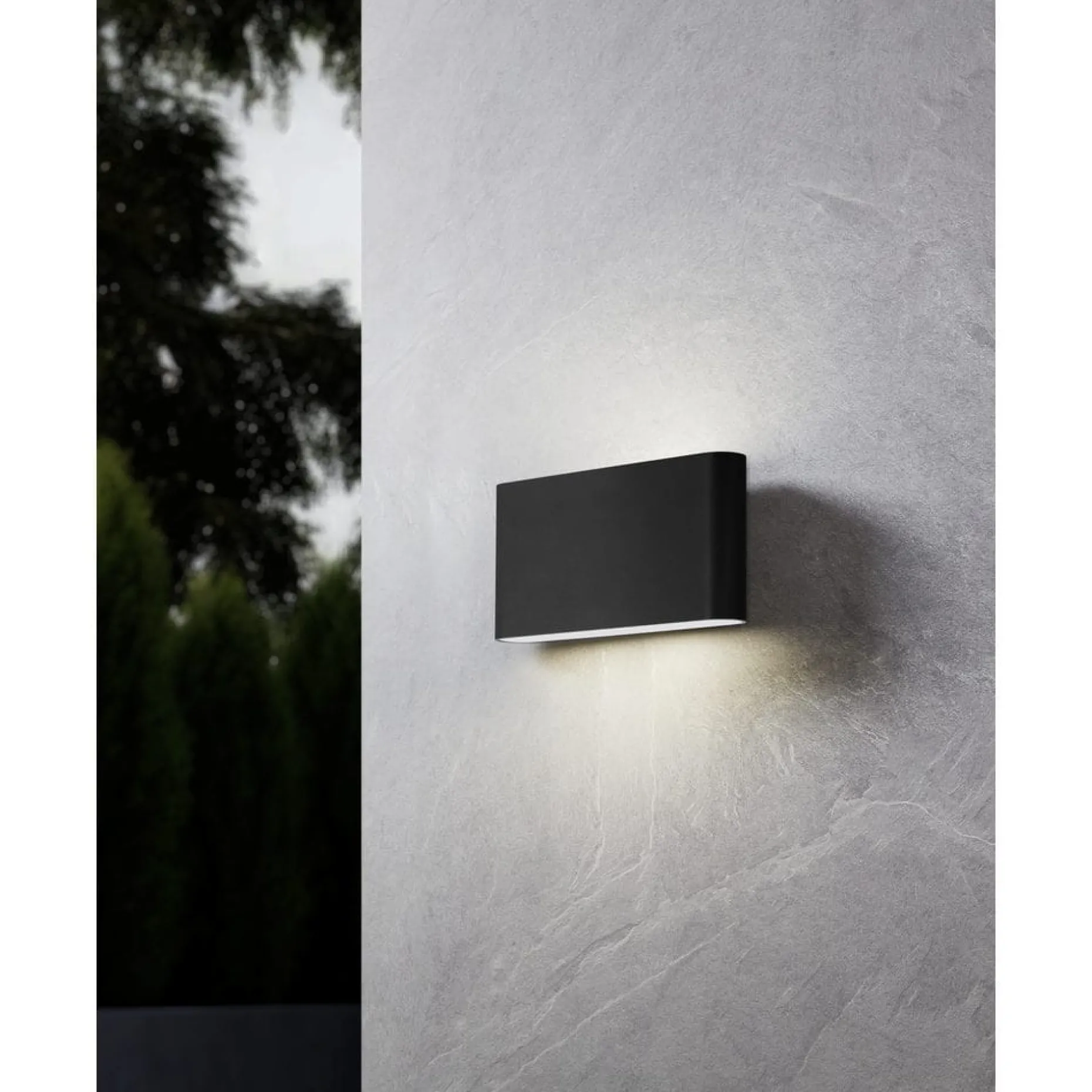 Utvändig vägglampa Grutti